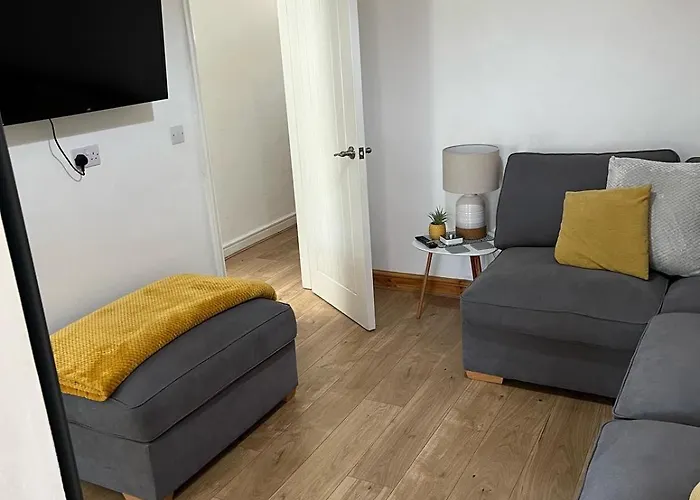 Cheerful 3 Bedroom Townhouse