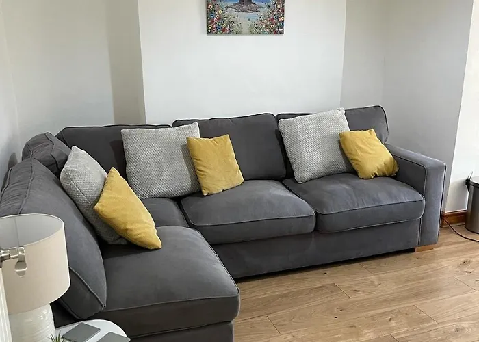 Cheerful 3 Bedroom Townhouse