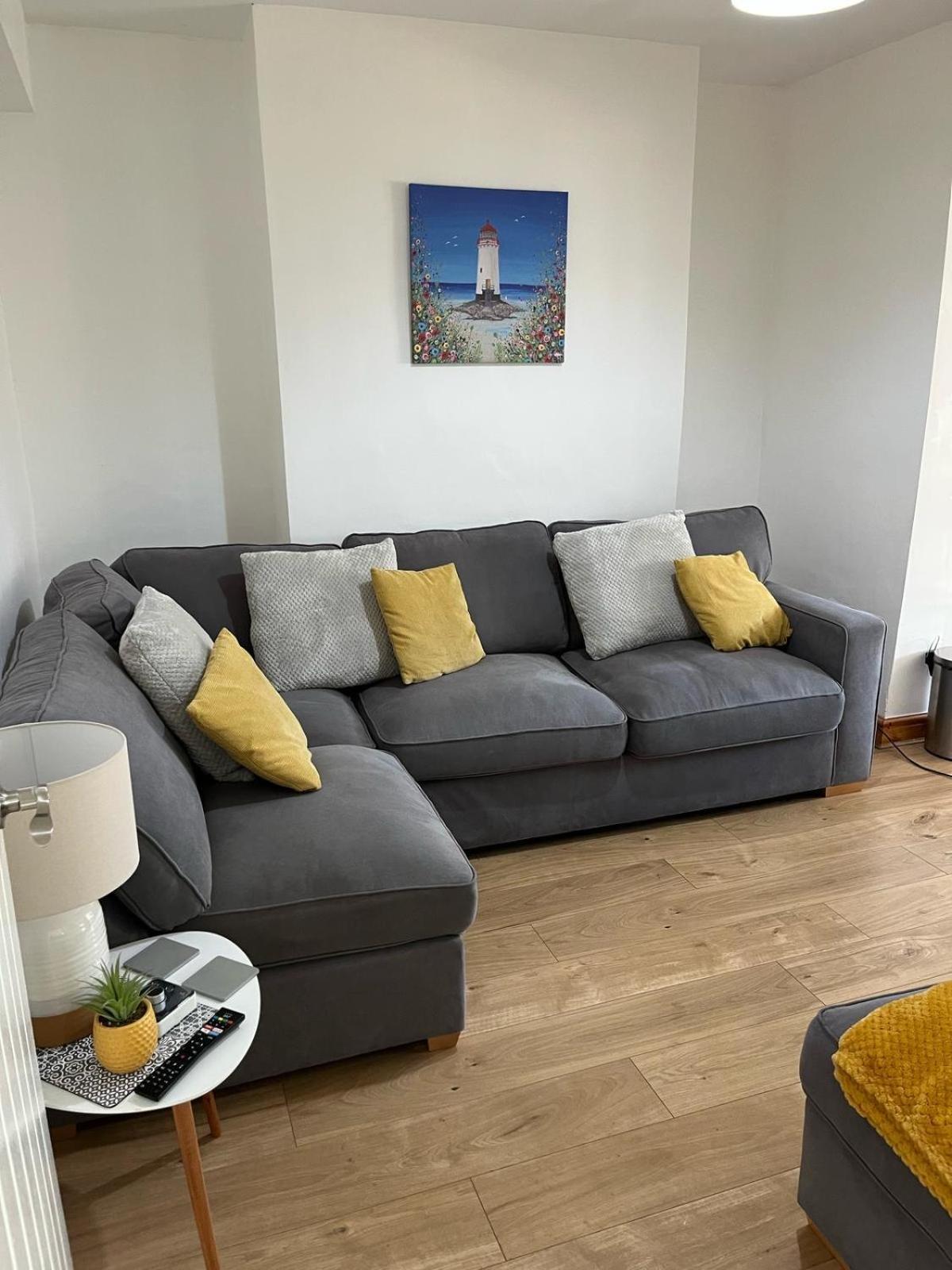 Cheerful 3 Bedroom Townhouse * Bangor (Gwynedd)